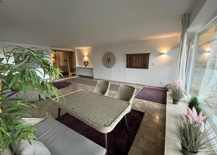 Almschloessl * بادن